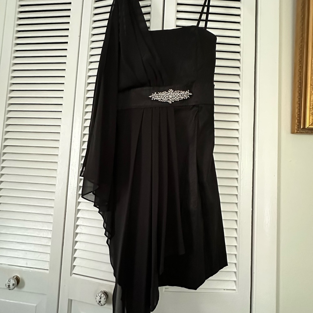 Xscape Elegant Black Evening Dress, One Shoulder Size 4